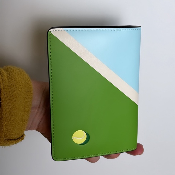 NWT💃Kate Spade Grand Slam Passport Holder - Picture 3 of 4